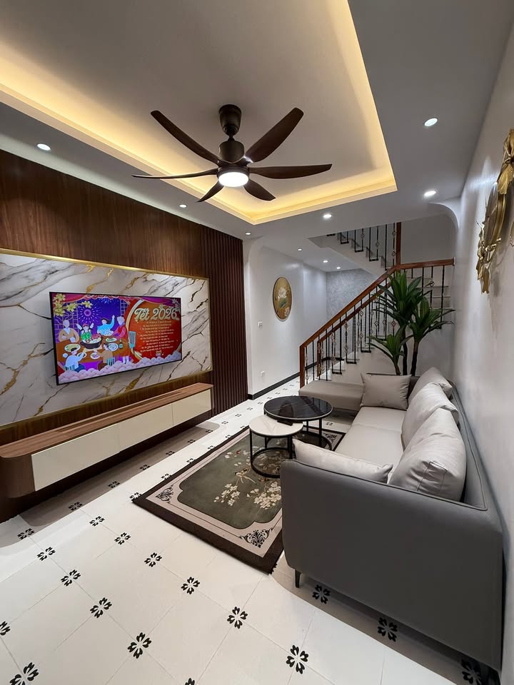 Nhà Trương Định Quận Hai Bà Trưng 30m² giá 7.3 tỷ - Thiết kế hiện đại sẵn sàng vào ở!