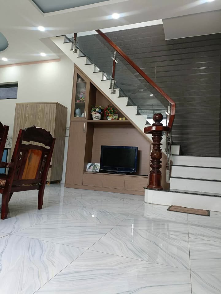 Nhà 1 lầu 1 trệt Phường Tân Vạn 61m² giá 2.45 tỷ - Chính chủ bán gấp!