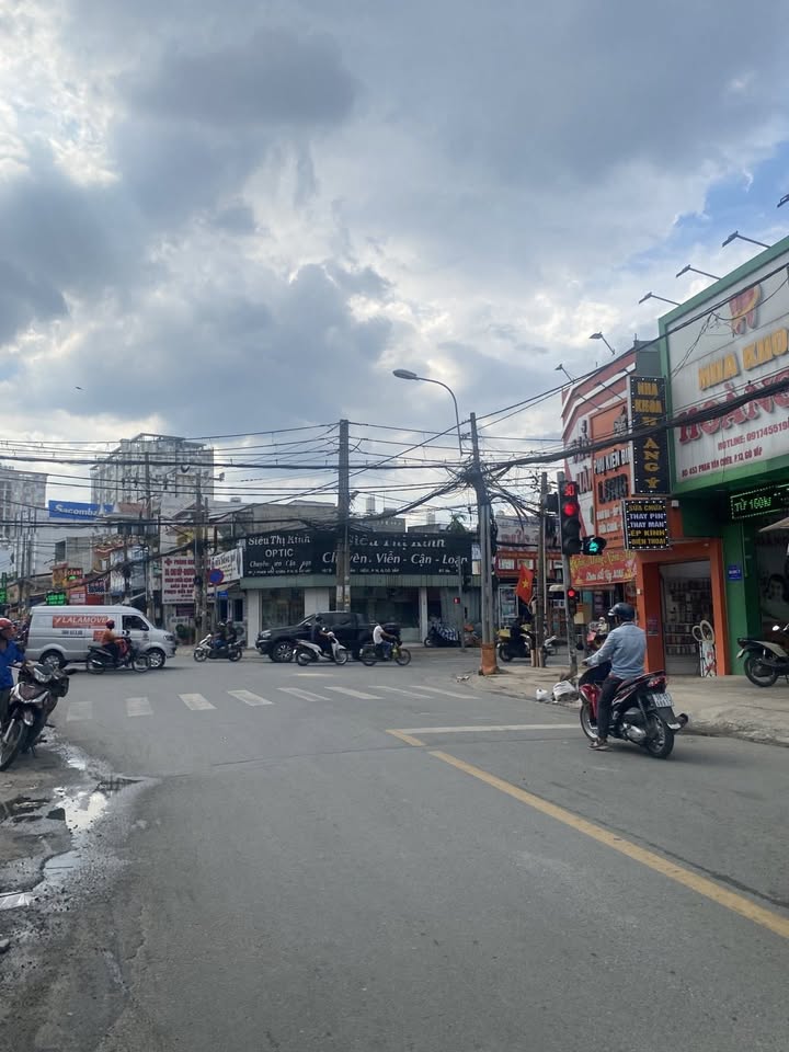 Mặt tiền FrontHouse Phạm Văn Chiêu 150m² giá 21 tỷ - Kinh doanh không nghỉ ngơi!