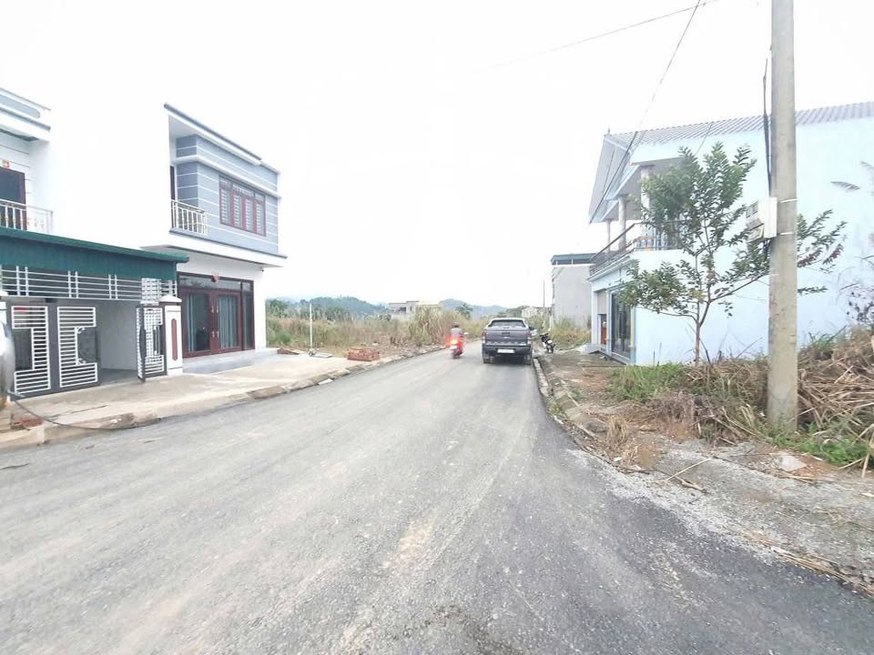 Đất nền Bát Xát 150m² giá chỉ 2 tỷ - Cơ hội đầu tư không thể bỏ lỡ!