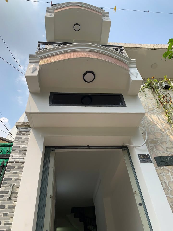 Nhà 4 tầng tại Phường 4, Phú Nhuận 78m² giá 3.58 tỷ - Vị trí đắc địa gần mặt tiền!