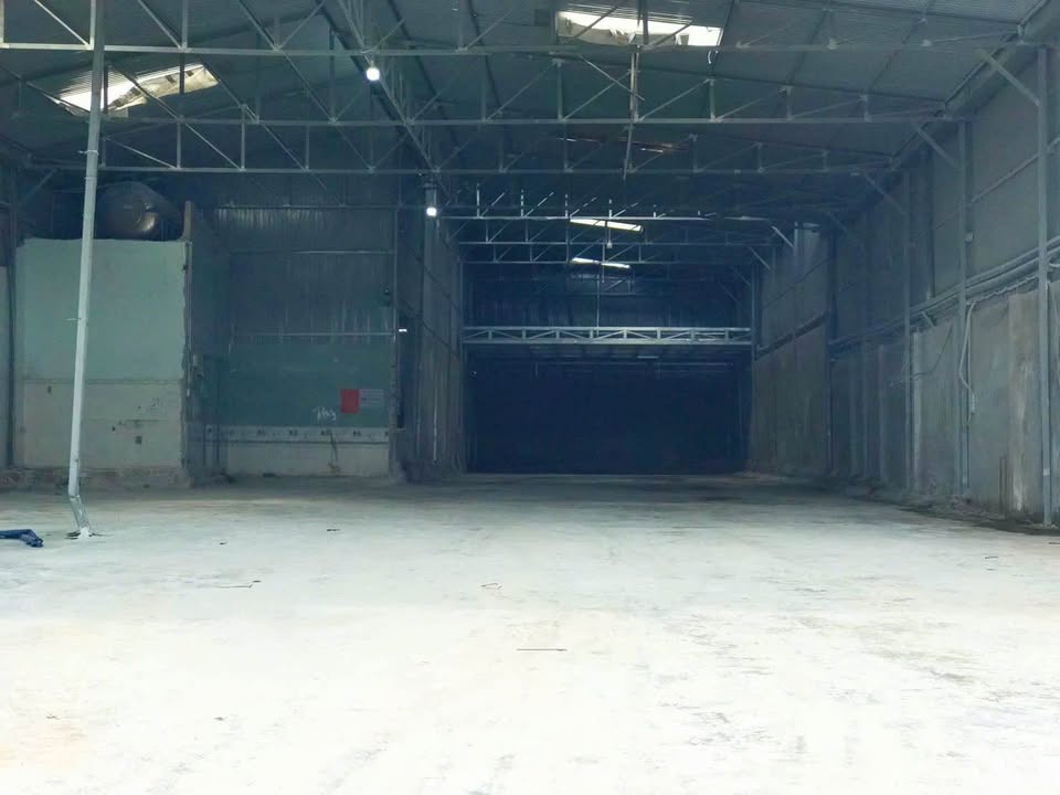 Kho thôn 4 Cư Êbur 750m² giá 6.5 tỷ - Đường rộng container ra vào thoải mái!