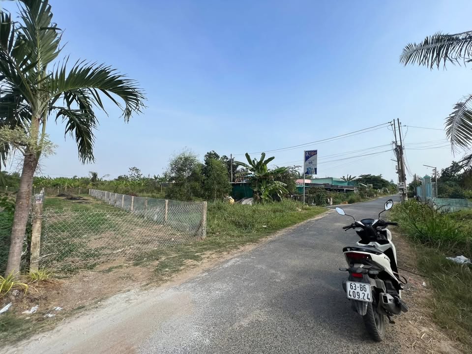 Đất nền Gò Công 328m² giá 1.45 tỷ - Sổ hồng chính chủ, mặt tiền đường nhựa!
