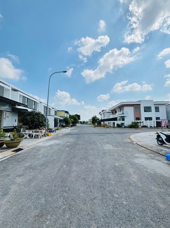 Nhà phố KDC An Bình, Rạch Giá 90m² giá 3.25 tỷ - Full nội thất, sẵn sàng vào ở!