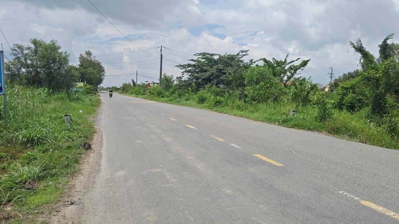 Lô đất vườn 1025m² tại Ấp 3, Long An - Giá chỉ 1.35 tỷ, cơ hội hiếm có!