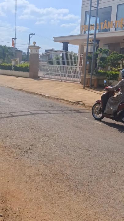 Nhà cấp 4 Tân Hà, Lâm Hà 781m² giá 2.55 tỷ - Thích hợp cho gia đình và kinh doanh!