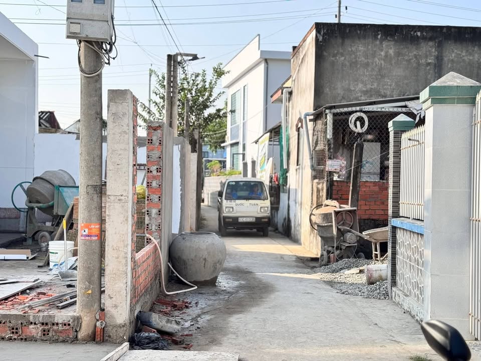 Nhà 1 trệt 1 lầu tại Gò Công 48.8m² giá 1.39 tỷ - Tiện ích đầy đủ, chính chủ!