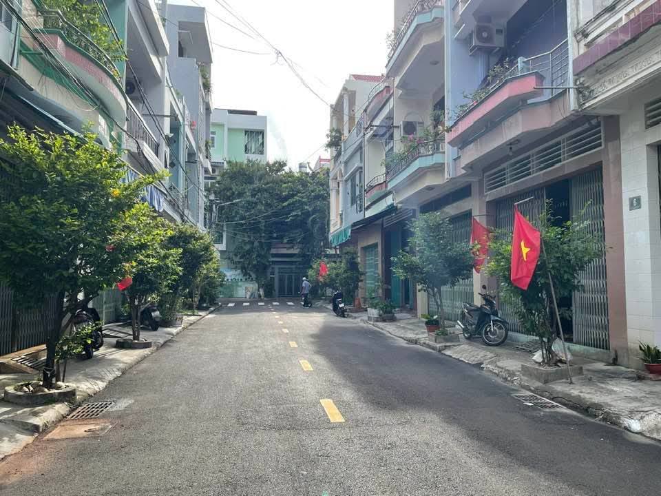 Nhà 4 tầng đường Nguyễn Trung Ngạn Quy Nhơn 76m² giá 10 tỷ - Chính chủ bán gấp!