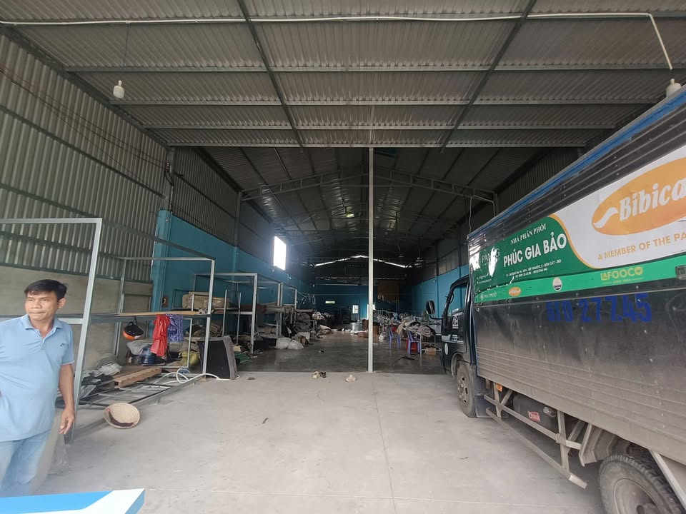 Cho thuê kho xưởng mặt tiền đường Nguyễn Khuyến, Dĩ An 500m² - Giá tốt 22 triệu/tháng