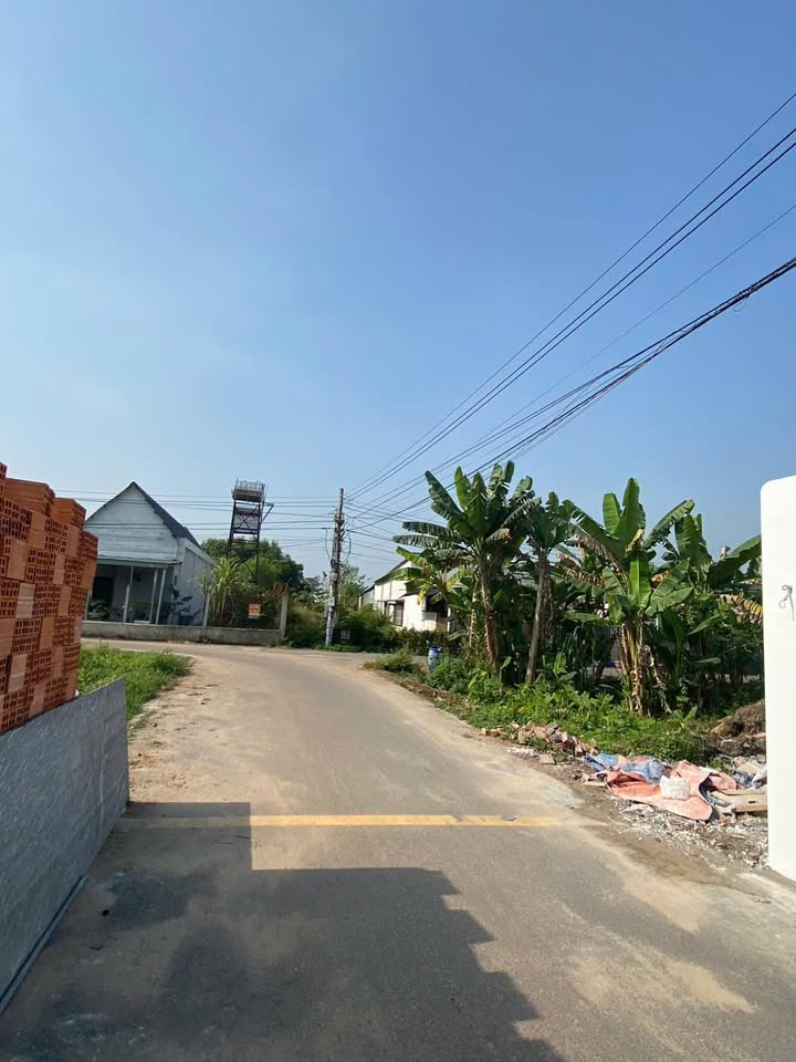 Nhà riêng Phường Tân Định, Bến Cát, 100m² giá 1.95 tỷ - Chính chủ bán gấp!