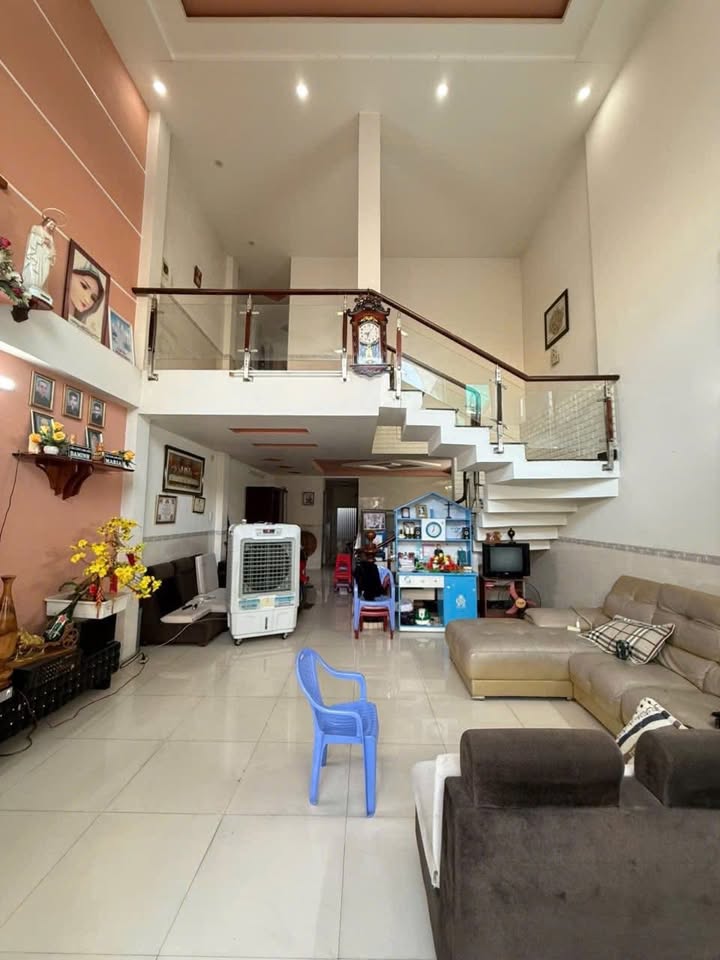 Nhà 1 trệt 1 lầu Phường Tân Mai 114m² giá 4 tỷ - Sổ đỏ chính chủ!