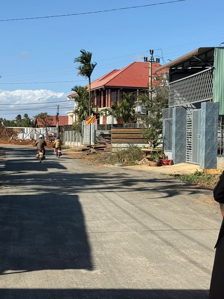 Nhà riêng tại Xã Ea KNuec, Huyện Krông Pắc 240m² giá 2 tỷ - Sẵn sàng dọn vào ở!