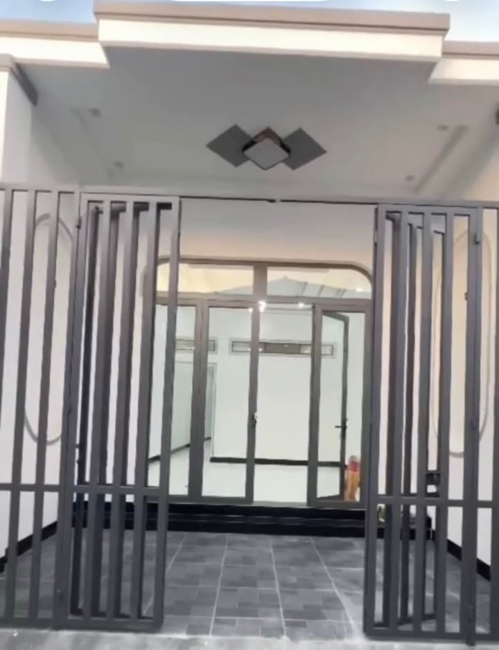 Nhà Hẻm 36 Lạc Long Quân, Hòa Thành 110m² giá 1.38 tỷ - Phong thủy tốt, tiện ích đầy đủ!