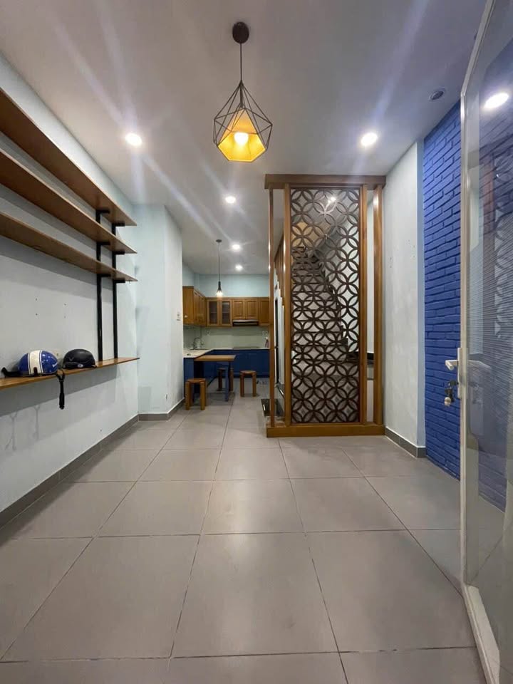Nhà nguyên căn đẹp tại Quận Phú Nhuận 28m² giá 12 triệu - An ninh tuyệt đối!