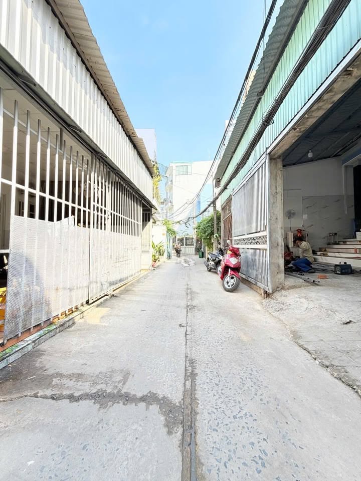 Nhà mặt tiền kinh doanh Quận 7, 44m² giá 5.95 tỷ - Sẵn sàng vào ở ngay!