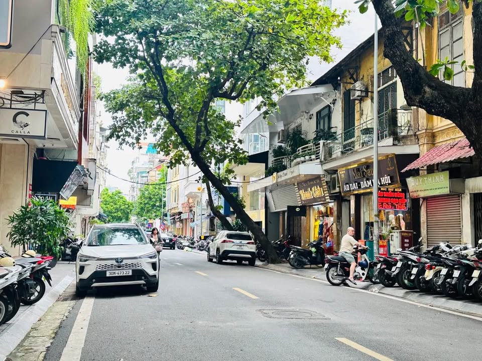 Bán tòa FrontHouse mặt phố Mai Hắc Đế, Quận Hai Bà Trưng, 165m², giá 205 tỷ