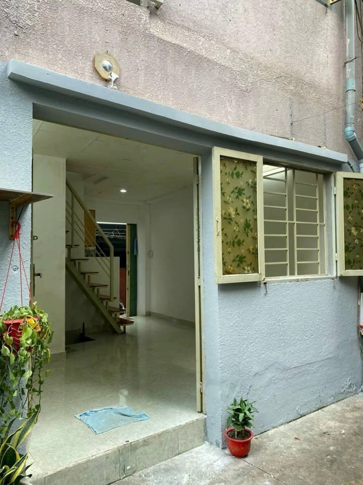 Nhà phố Đoàn Văn Bơ, Quận 4, 21m² giá 2.45 tỷ - Dọn vào ở ngay!