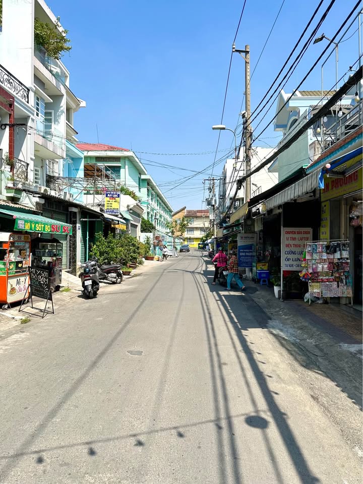 Nhà mặt tiền Phùng Tá Chu, Quận Bình Tân, 43m² giá 6.19 tỷ - Vị trí đắc địa, nhà 2 tầng, 2PN sổ hồng chính chủ!