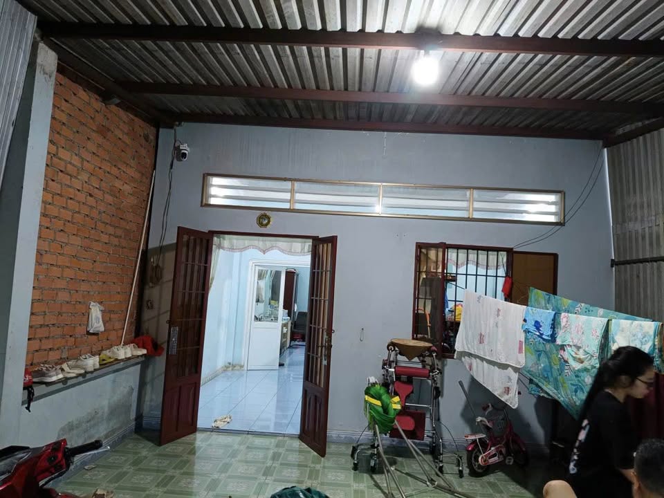 Bán đất KP11, Đồng Nai 182m² giá 3.45 tỷ - Sổ đỏ chính chủ, gần chợ và trường học!