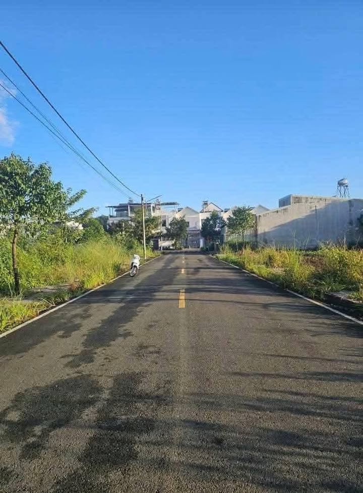 Đất nền Tiến Hưng Đồng Xoài 120m² giá 760 triệu - Cơ hội đầu tư hấp dẫn!