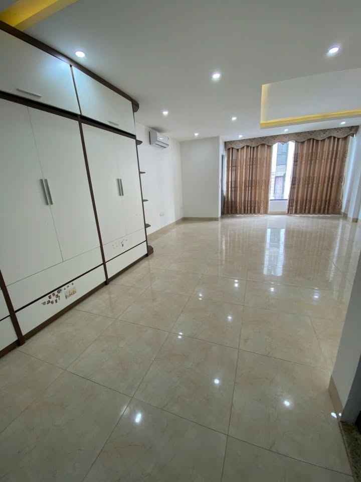 FrontHouse Phường Yên Nghĩa, Quận Hà Đông 54m² giá 18.5 tỷ - Kinh doanh đỉnh cao!