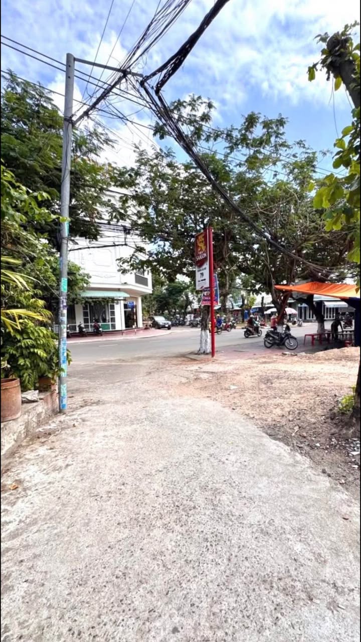 Nhà cấp 4 hẻm cạn Thành Thái 40m² giá 1.8 tỷ - Chính chủ bán gấp!