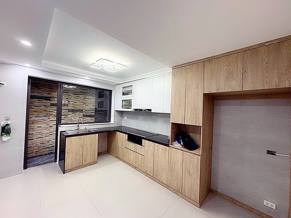 Nhà 5 tầng Cầu Giấy 42m² giá thỏa thuận - Full nội thất vào ở ngay!