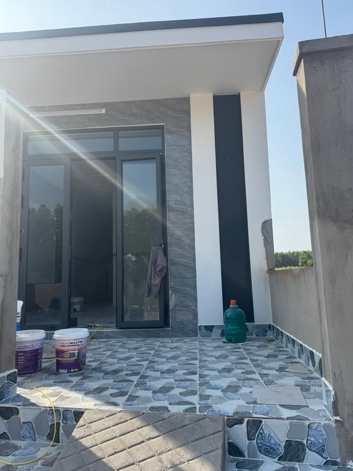 Nhà riêng Thị trấn Long Điền 100m² giá 820 triệu - Nhà xây chắc chắn, không cần sửa chữa!