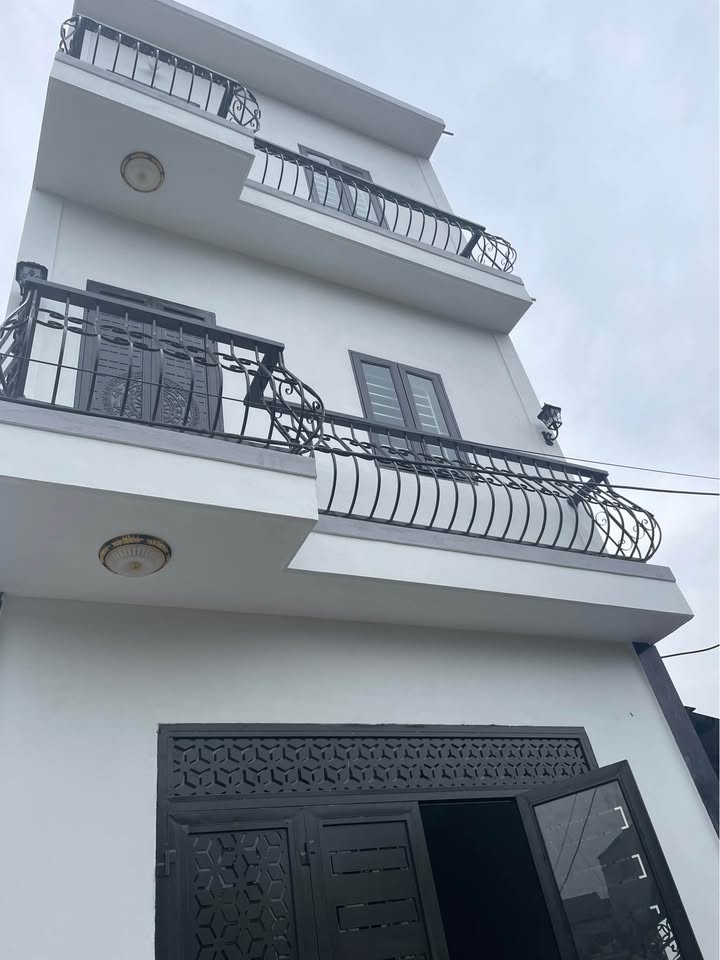 Bán nhà 3 tầng tại Phường Đông Kinh, TP. Lạng Sơn - Nhà mới hoàn thiện, giá chỉ 2 tỷ!