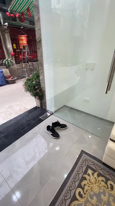 Nhà đẹp Nguyễn Chí Thanh Đống Đa 45m² giá 20 tỷ - Tiện ích đầy đủ