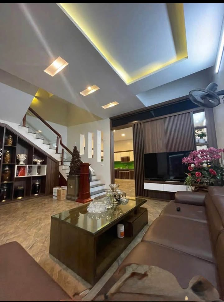 Nhà biệt thự tại Trần Phú, Hà Tĩnh 137.9m² giá 13 tỷ - Thiết kế hiện đại, nội thất xịn xò!