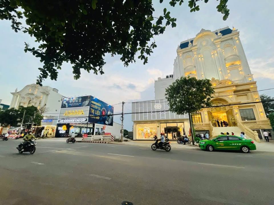 Nhà mặt tiền Phạm Văn Thuận, P Tam Hiệp 80m² giá 9.8 tỷ - Đầu tư sinh lời lý tưởng!