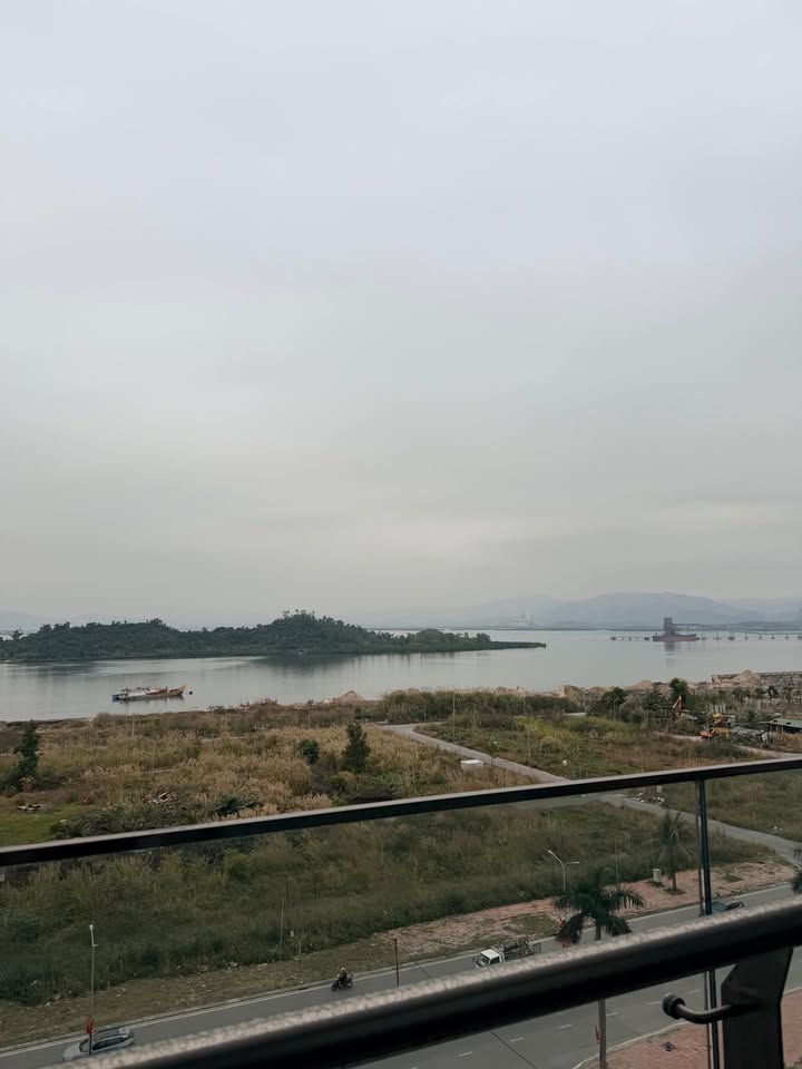 Căn hộ góc 2 ngủ 75m² Phường Hồng Hà, Hạ Long - View biển trực diện, giá chỉ 2.25 tỷ!