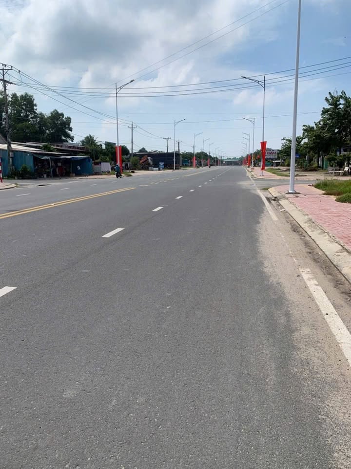 Đất mặt tiền Nguyễn Chí Thanh, Phường Hòa Thành, 360m² giá 12.24 tỷ - Vị trí đắc địa cho kinh doanh!