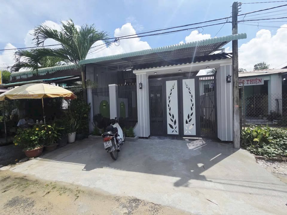 Nhà đẹp Hòa Thành Tây Ninh 171m² giá 1 tỷ 649 triệu - Sẵn sàng vào ở ngay!