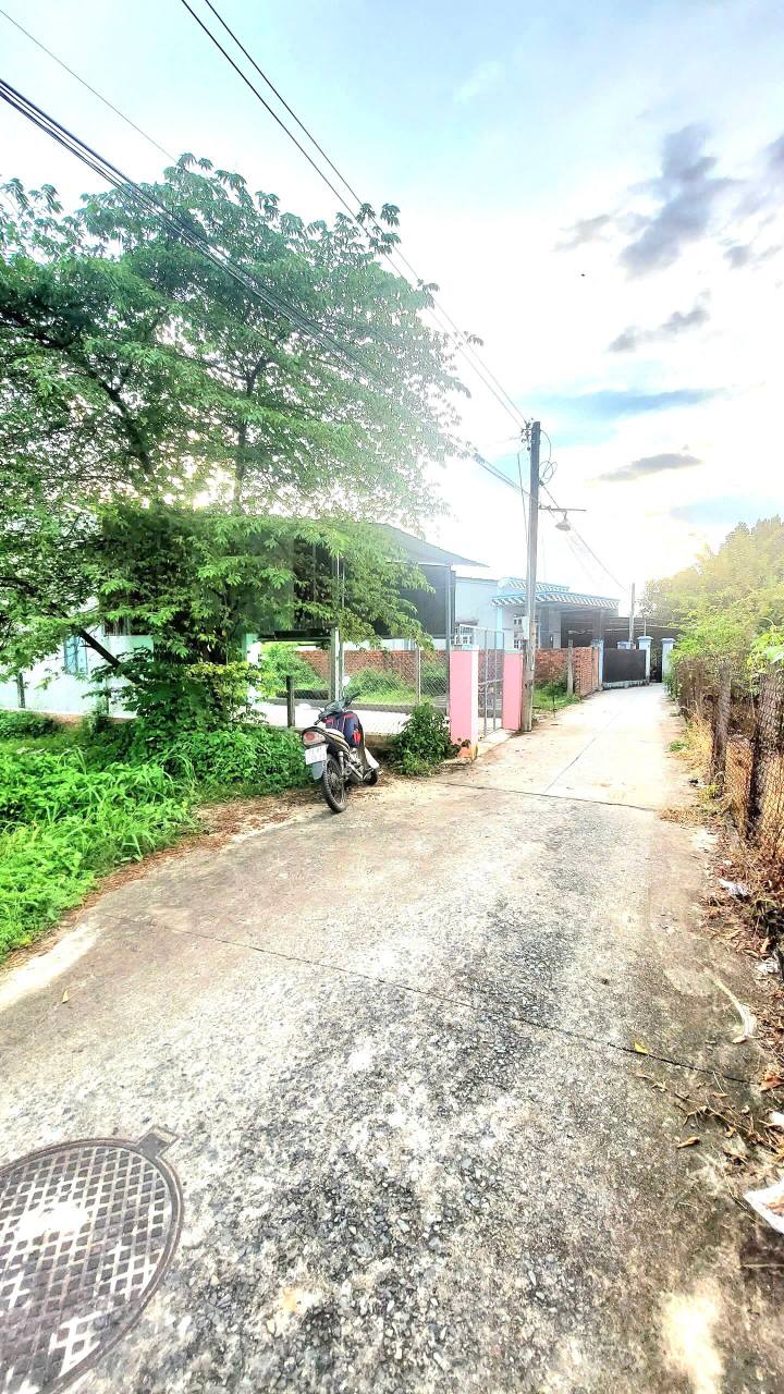 Nhà mới xây Phường Bình Minh - TP Tây Ninh 139m² giá 749 triệu - Đường ô tô, thổ cư