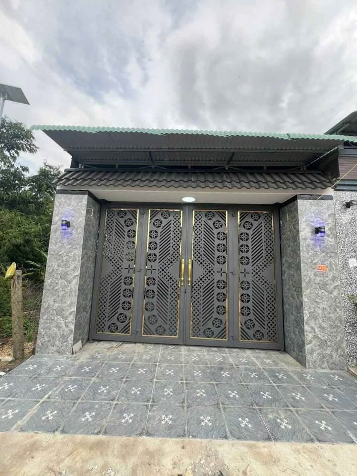 Nhà lầu lững 150m² tại phường Ninh Thạnh, Tây Ninh - Giá chỉ 1.87 tỷ - Sẵn sàng ở ngay!