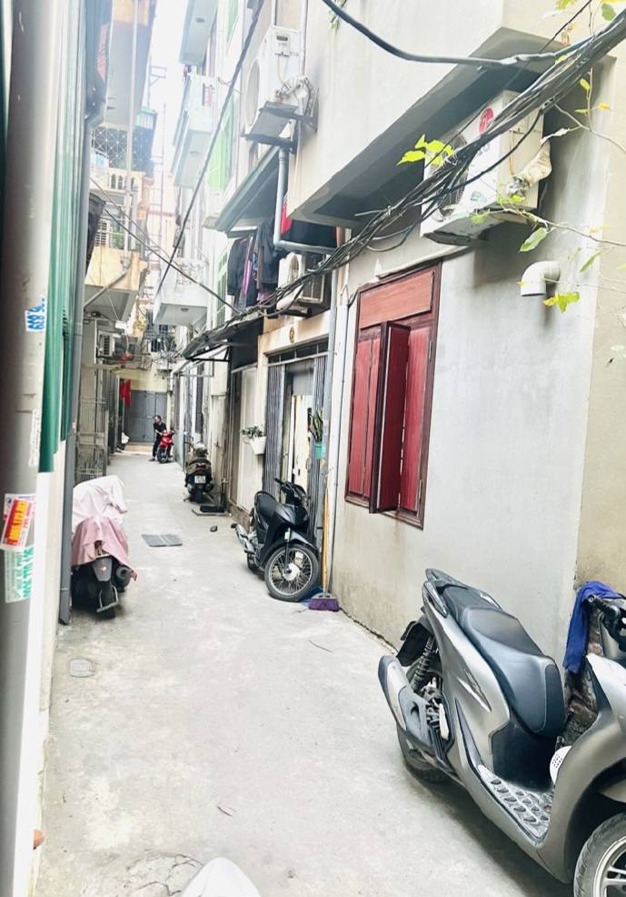 Nhà 2 tầng Ngõ thông Hoàng Đạo 50m² giá 3 tỷ - Tiện nghi đầy đủ!