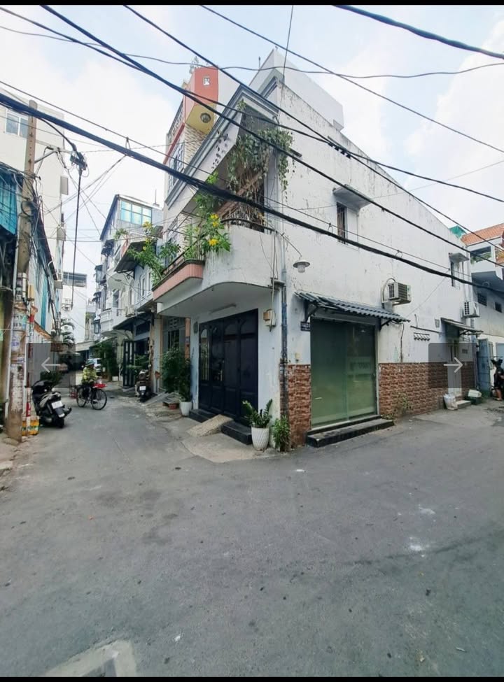 Nhà phố Tân Phú 42m² giá 3.5 tỷ - Lô góc 2 mặt hẻm đỗ cửa!
