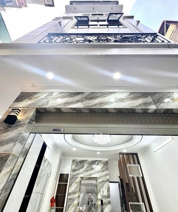 Nhà phố Hoàng Hoa Thám, Ba Đình - 40m² - Giá 12.3 tỷ - Full nội thất tiện nghi!