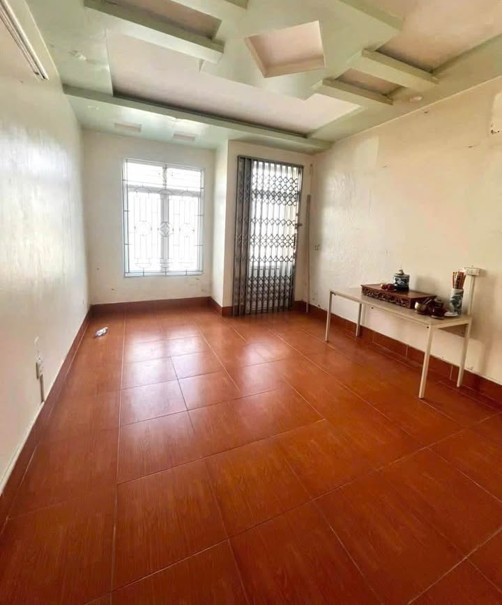 Nhà FrontHouse Kiều Sơn – Văn Cao 50m² giá 4.2 tỷ - Ô tô đỗ cửa, kinh doanh thuận lợi!