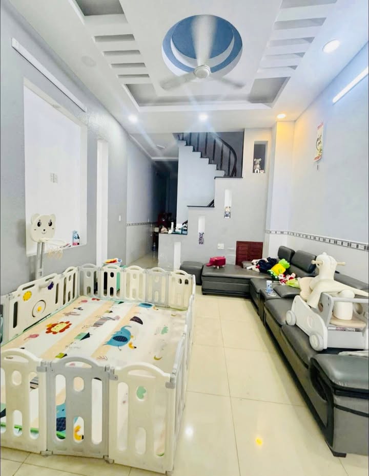 Nhà phố Tỉnh Lộ 10, Quận Bình Tân, 60m² giá 5.25 tỷ - Ô tô tránh 6m, sẵn sàng ở ngay!