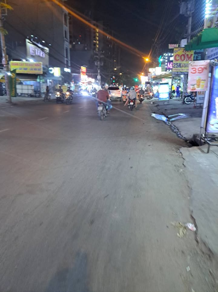 Nhà trệt, lầu HL3 Tân Phú 162m² giá chỉ 10.53 tỷ - Cơ hội đầu tư tuyệt vời!