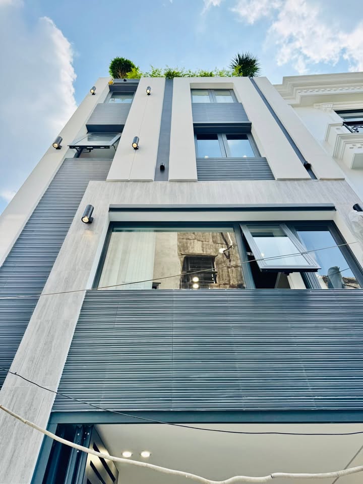 Nhà đẹp Gò Vấp 40m² giá 7.65 tỷ - Sẵn sàng vào ở ngay!