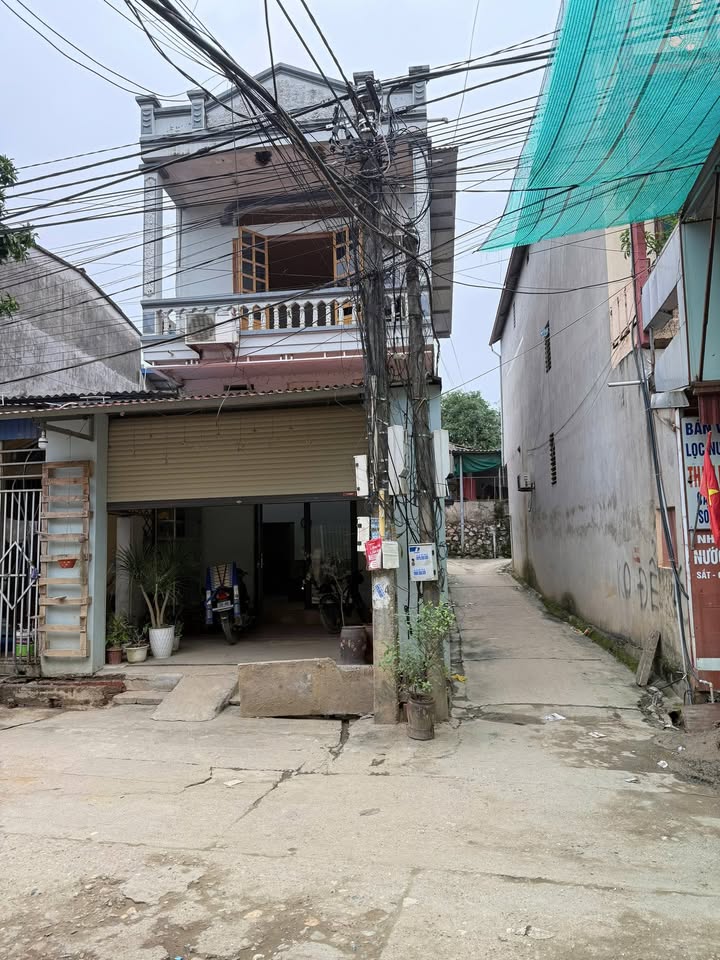 Bán gấp FrontHouse 2 tầng Linh Sơn 93m² giá chỉ 1 tỷ - Kinh doanh tuyệt vời!