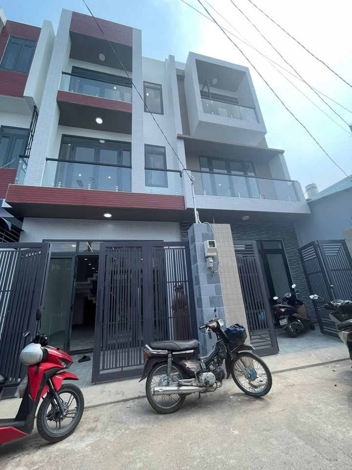 Nhà phố Thị Trấn Hóc Môn 66m² giá 5.15 tỷ - Sổ hồng chính chủ, Full nội thất!