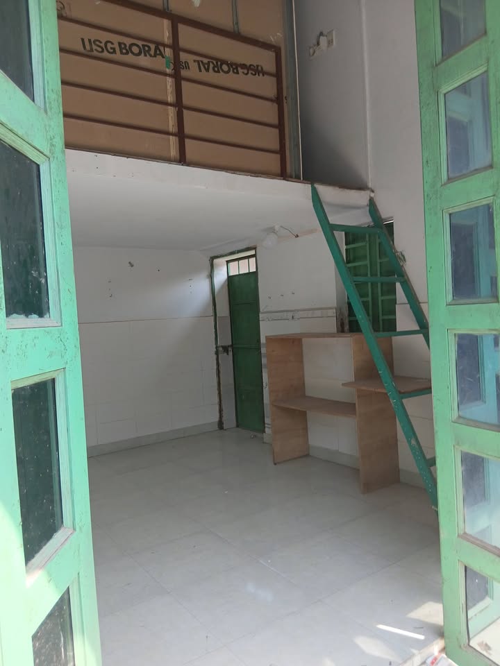 Phòng trọ 20m² tại Nữ Dân Công, Bình Chánh giá 1.6 triệu - Gác xếp tiện nghi!