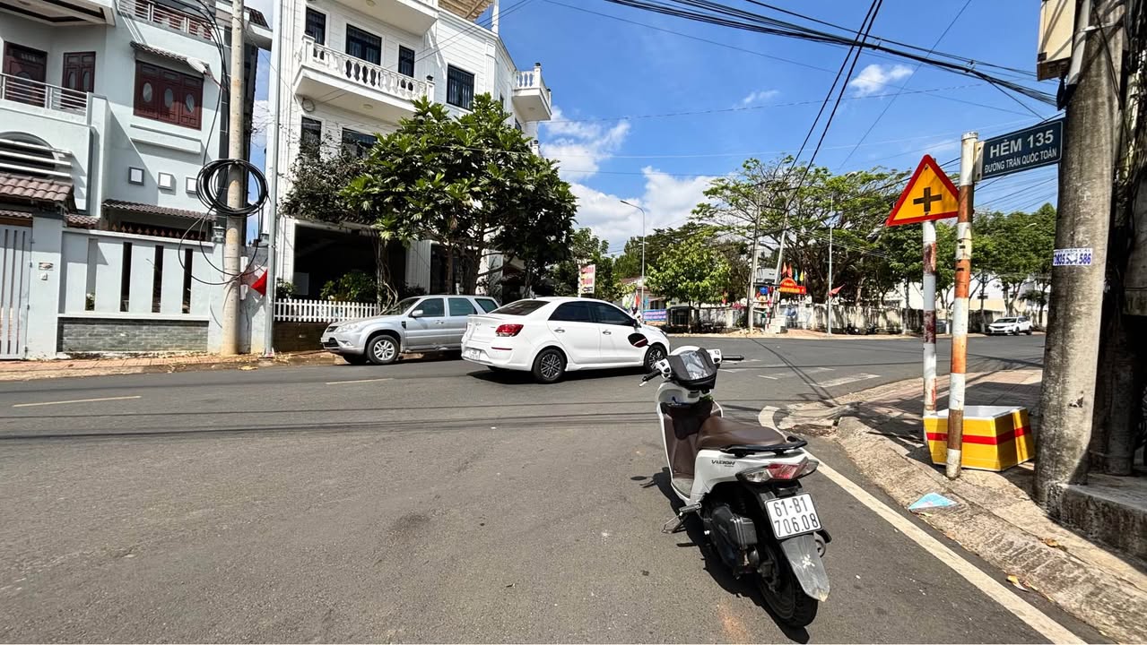 Đất 2 mặt tiền hẻm Trần Quốc Toản, B'Lao, 319m² giá 2.8 tỷ - Cơ hội đầu tư hấp dẫn!