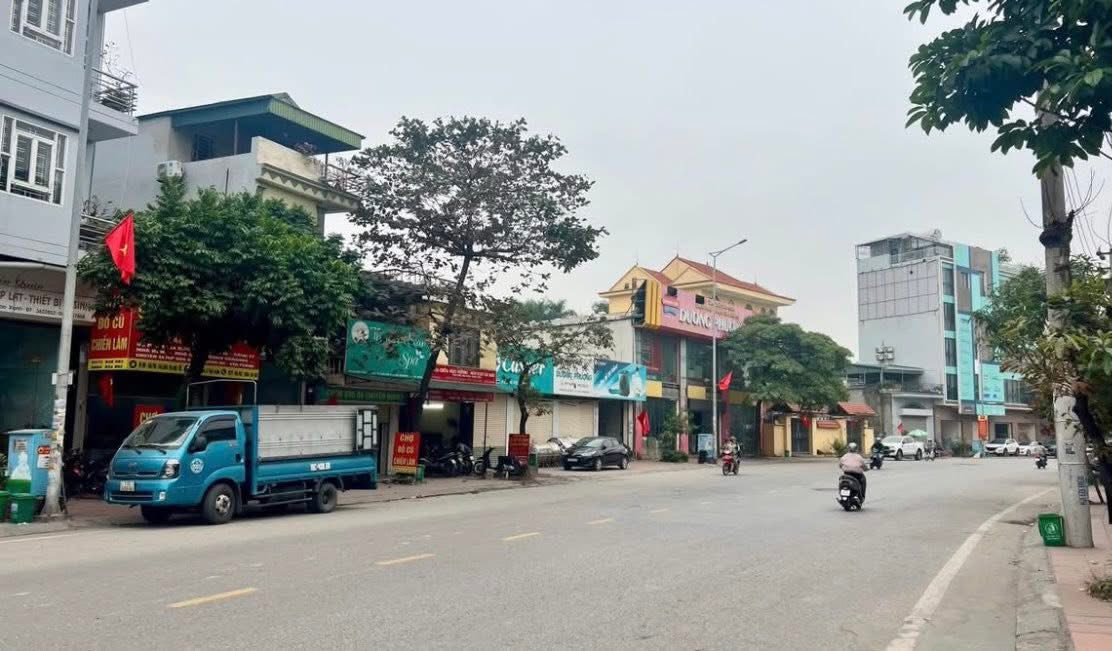 Bán đất tặng nhà tại Đường Cao Xanh, Hạ Long 81m² giá 7 tỷ - Kinh doanh sầm uất!