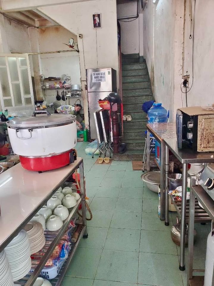 Bán FrontHouse Đường Nguyễn Thái Bình - Bảy Hiền, Tân Bình 40m² giá 9 tỷ - Kinh doanh sầm uất!